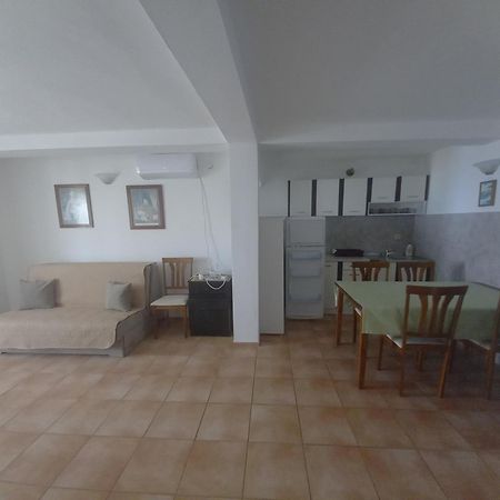 אולסינץ' Apartments & Rooms Villa Anastasija מראה חיצוני תמונה