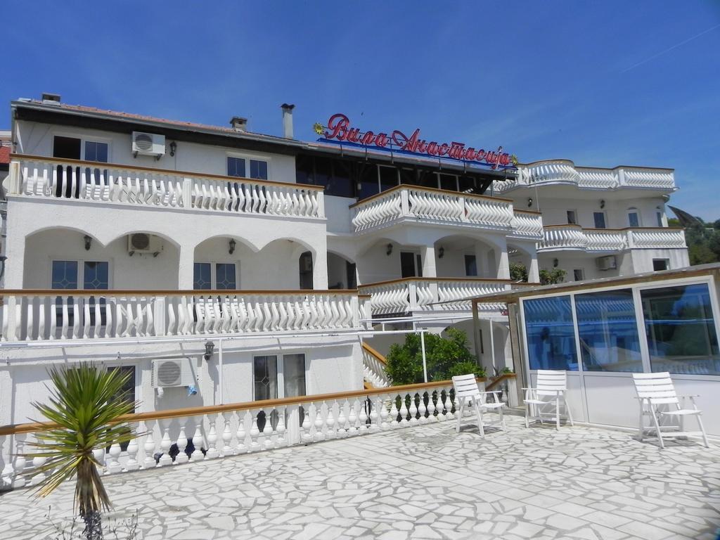 אולסינץ' Apartments & Rooms Villa Anastasija מראה חיצוני תמונה
