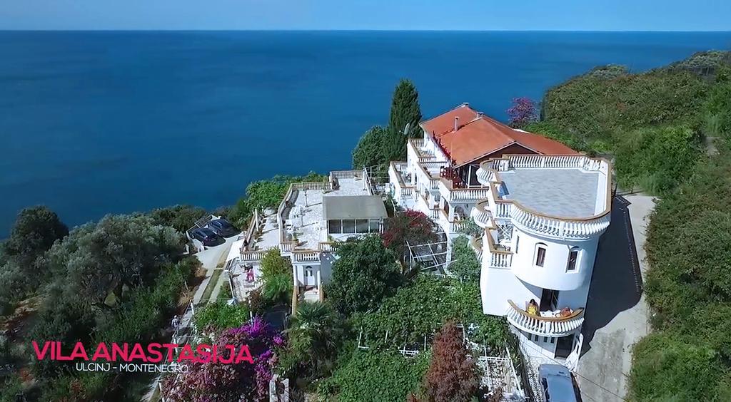 אולסינץ' Apartments & Rooms Villa Anastasija מראה חיצוני תמונה